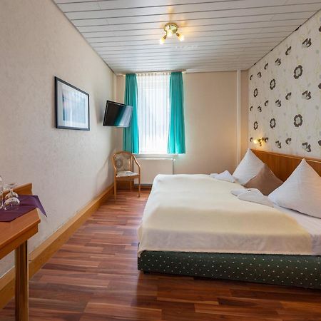 Landhotel Zum Niestetal エクステリア 写真