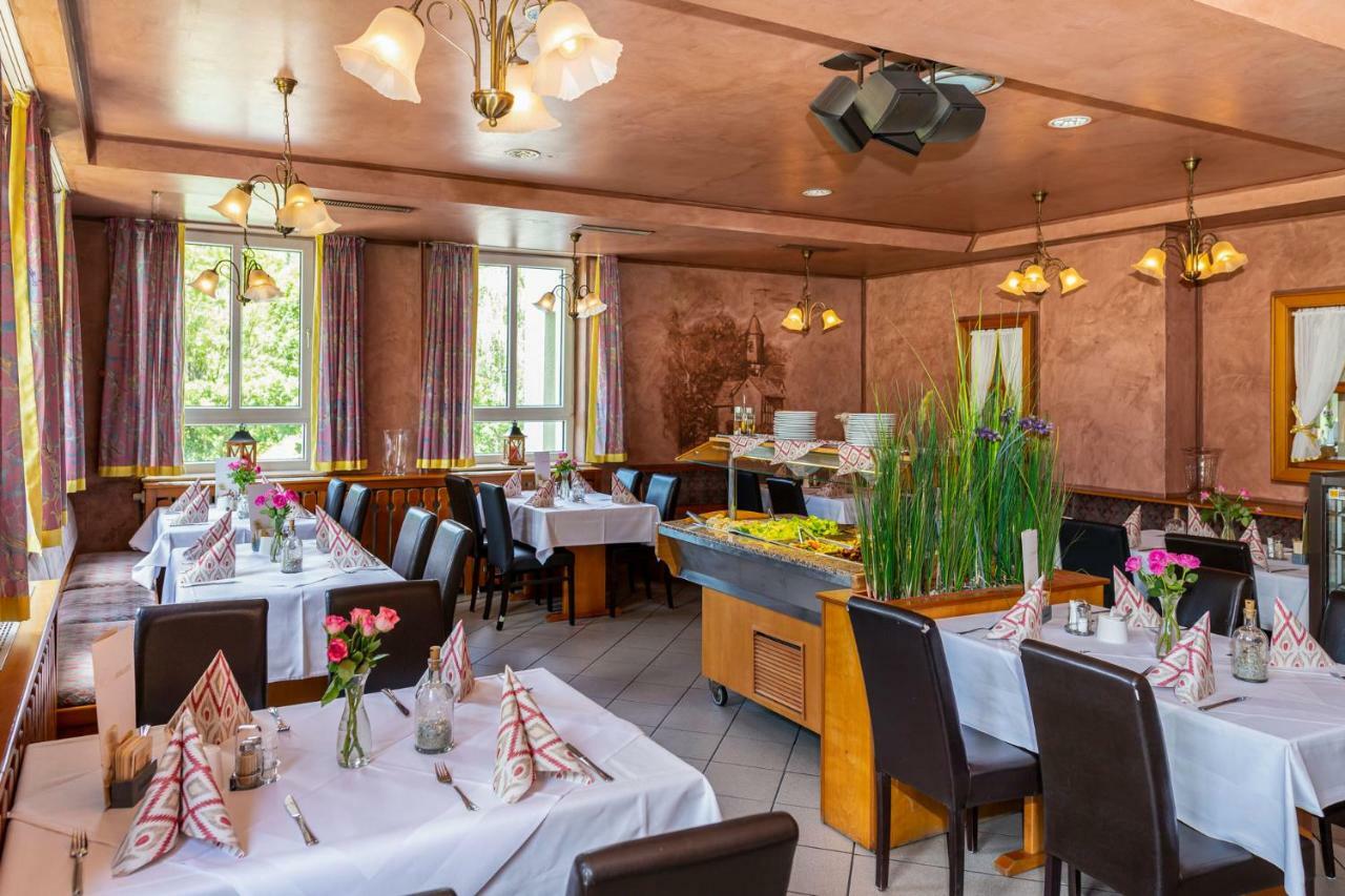 Landhotel Zum Niestetal エクステリア 写真