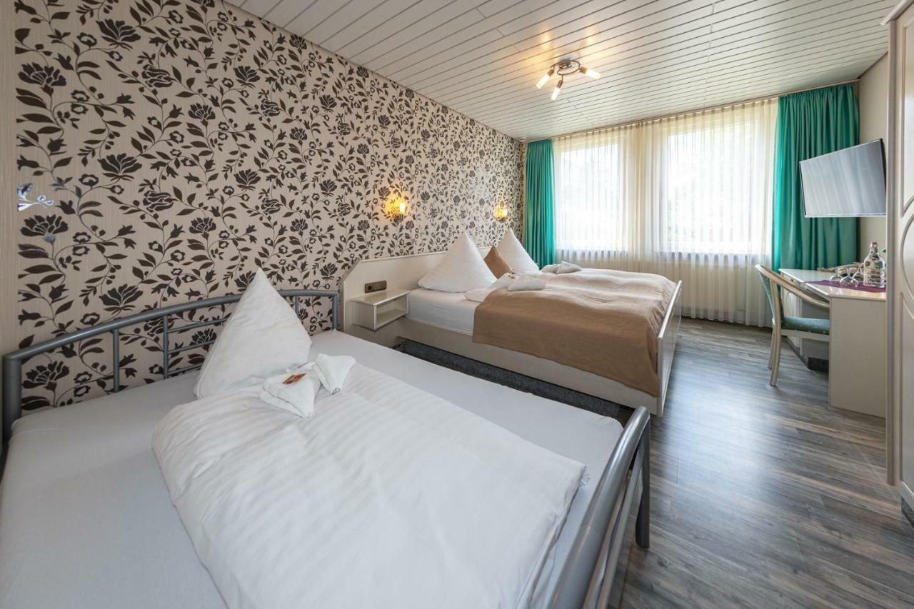 Landhotel Zum Niestetal エクステリア 写真