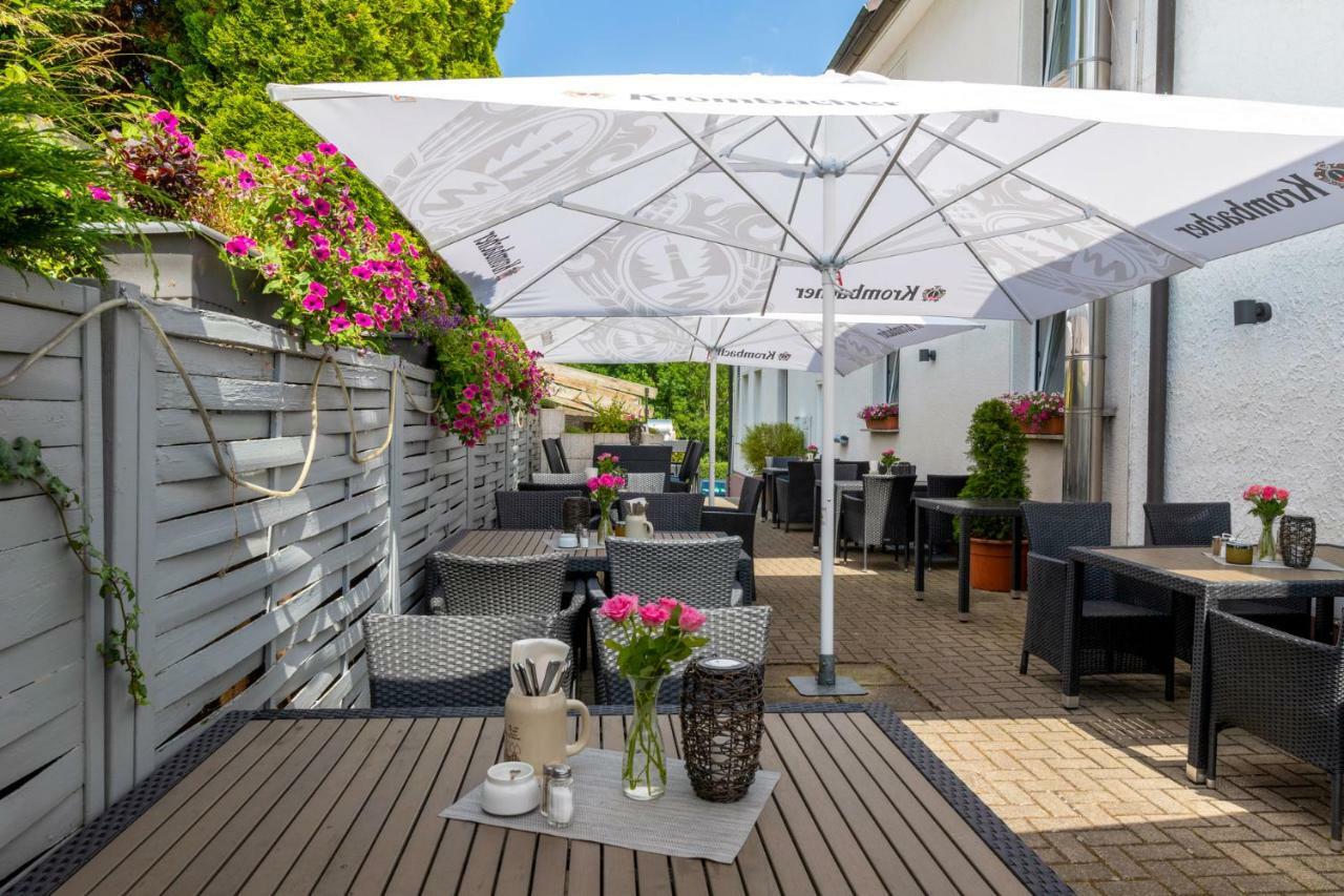 Landhotel Zum Niestetal エクステリア 写真